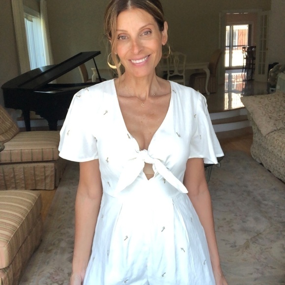 đť…şwhite romper with palm trees - Picture 1 of 17